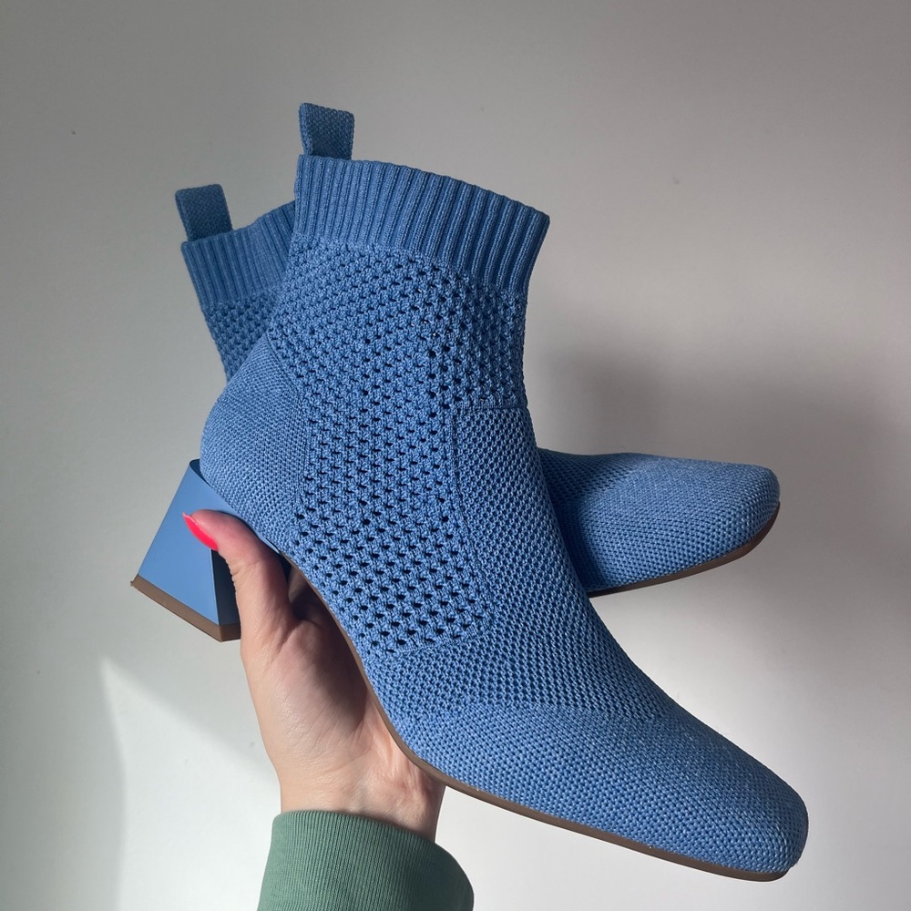 Vivaia square toe heal size 38 blue